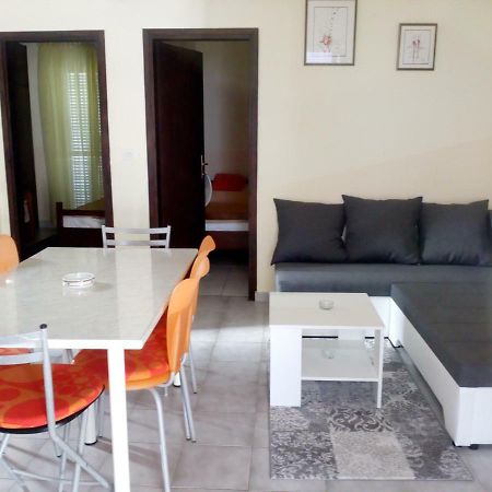 Apartments Domi Vir Exterior photo