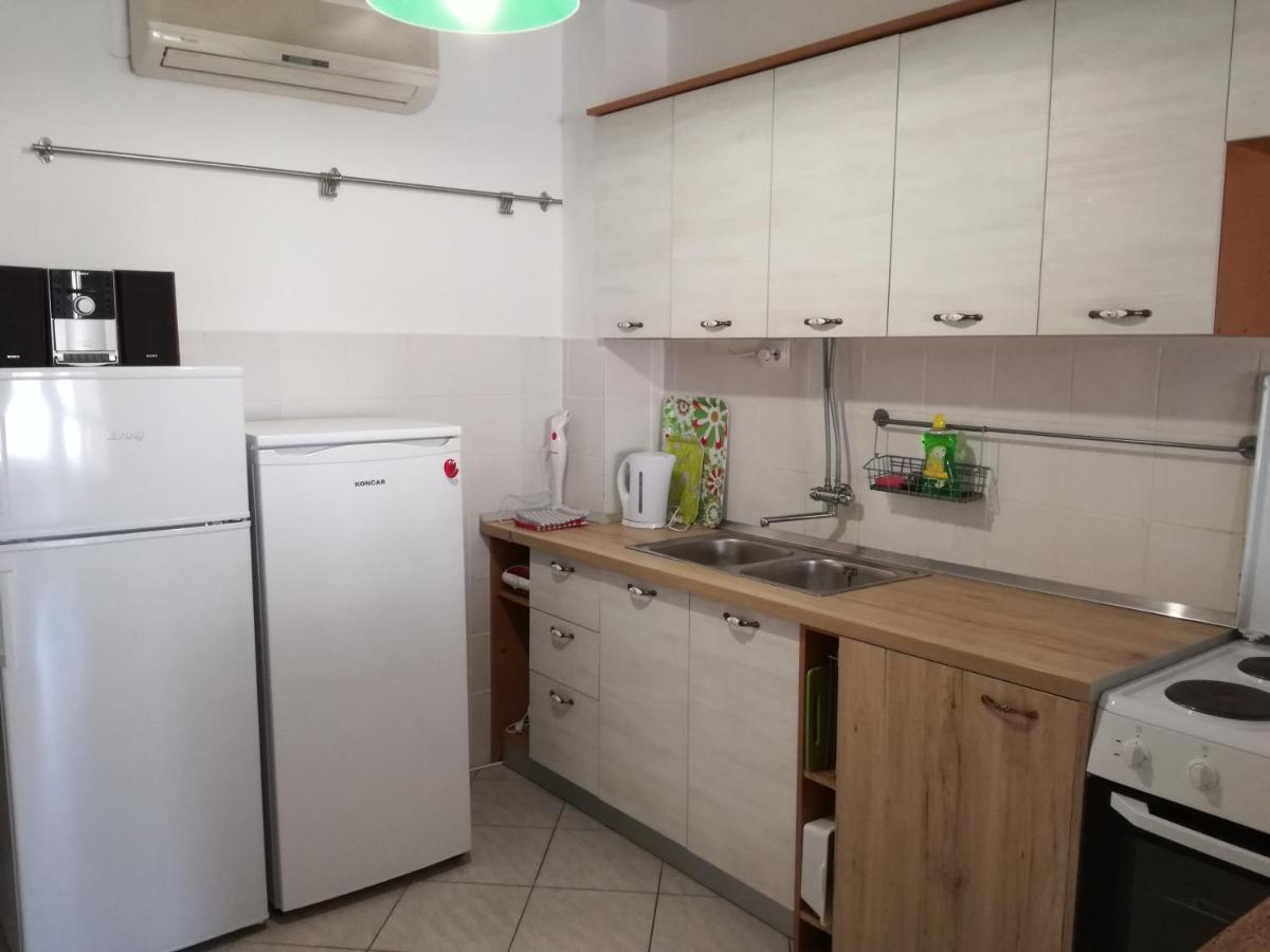 Apartments Domi Vir Exterior photo