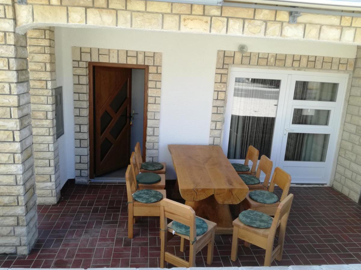 Apartments Domi Vir Exterior photo